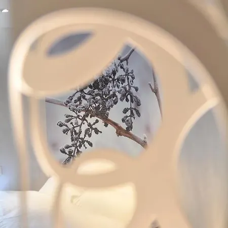 L\u2019auberge De L\u2019ady