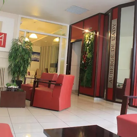 Les Chambres De L'ady Hotel