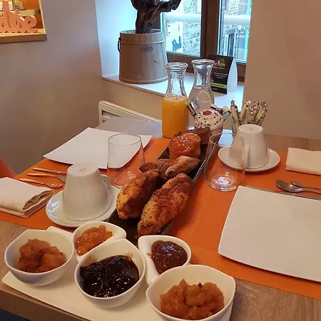 L\u2019auberge De L\u2019ady Hotel *