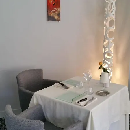 L\u2019auberge De L\u2019ady *