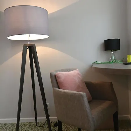 L\u2019auberge De L\u2019ady Valady